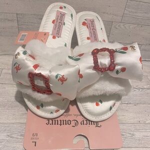 Juicy Couture Gailee White Multi /Cherry Faux fur Slippers Women’s size 8/9 NWT